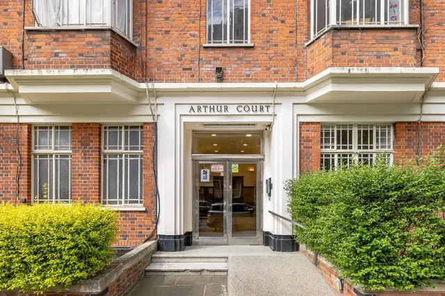 Arthur Court, Queensway, W2, photo 3