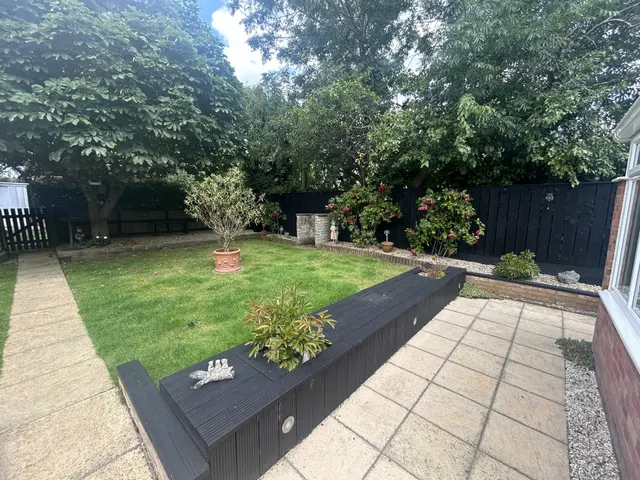 Fairford Crescent, Swindon, SN25, photo 3