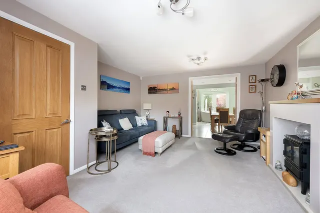 Kerria Way, West End, GU24, photo 3
