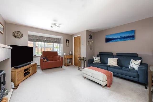 Kerria Way, West End, GU24, photo 2