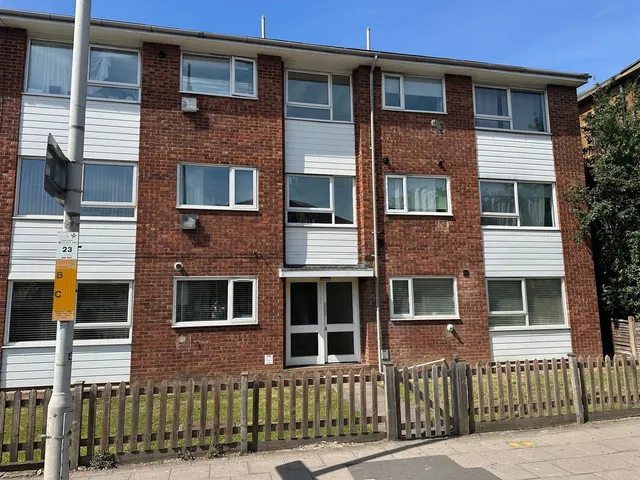 BRIDGE VIEW COURT, 137 NEW NORTH ROAD, Ilford, Essex IG6 2UX, photo 1