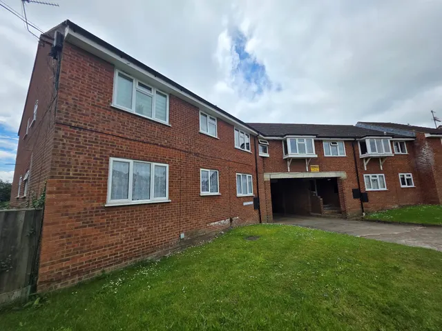 Intalbury Avenue, Aylesbury, photo 1