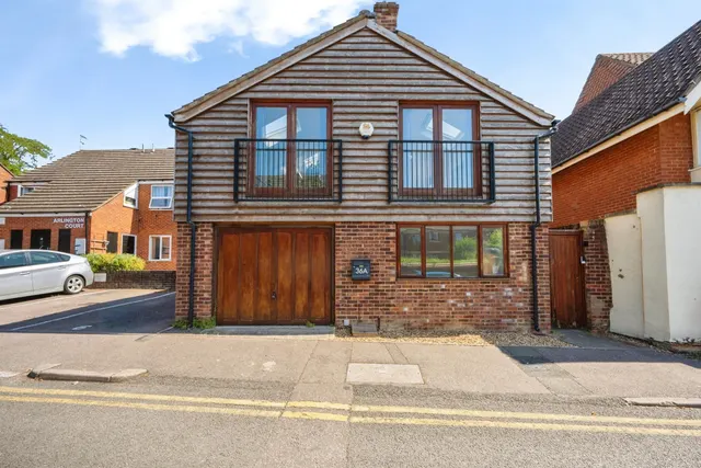Tavistock Place, Bedford, MK40, photo 1