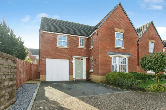 Trott Close, Cullompton, photo 1