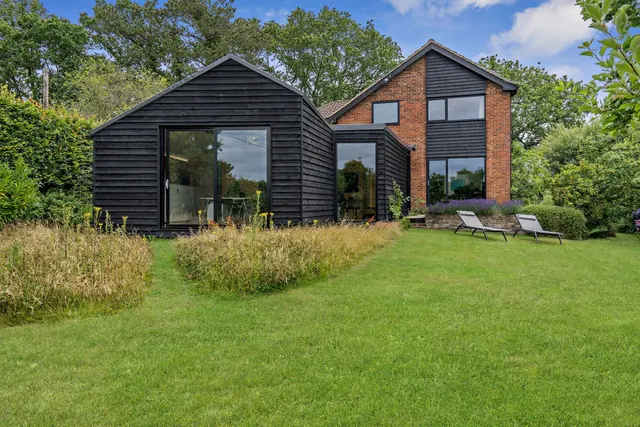 The Cylinders, Fernhurst, Haslemere, Surrey, GU27 3EL, photo 1