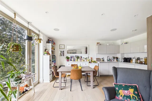 Photo 3 — Thurlow Park Road, London, SE21