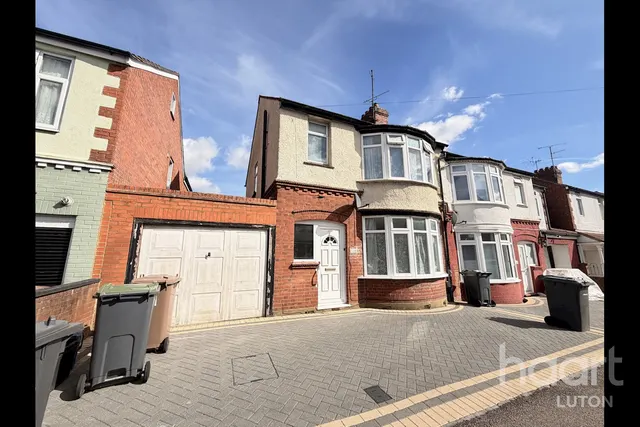 Carlton Crescent, LU3, photo 1