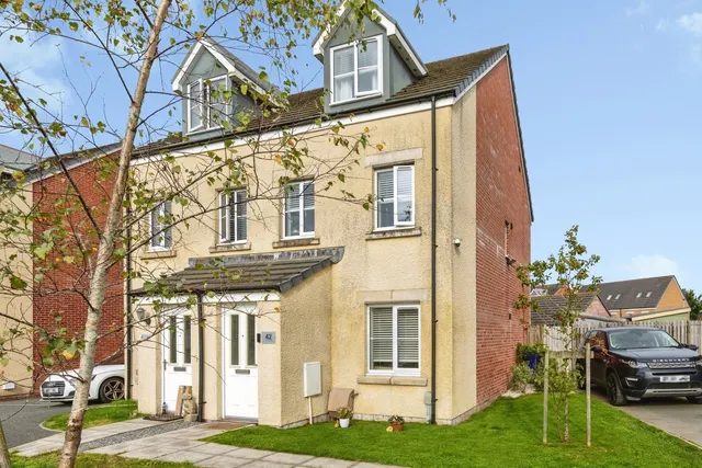 Maes Macsen, Carmarthen, SA31, photo 1