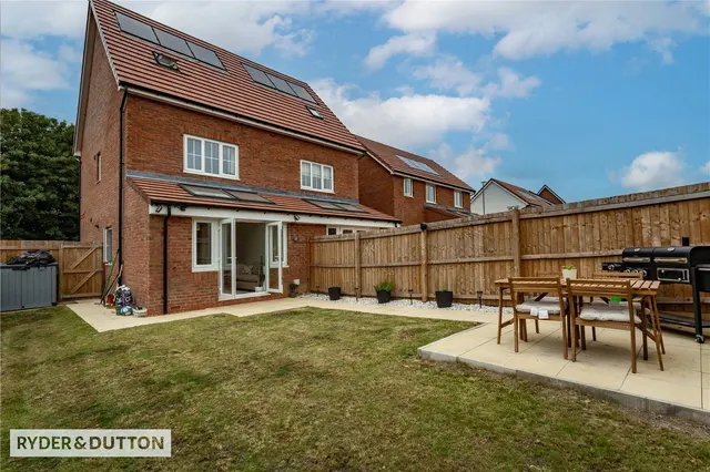 Franks Close, Castleton, OL11, photo 3
