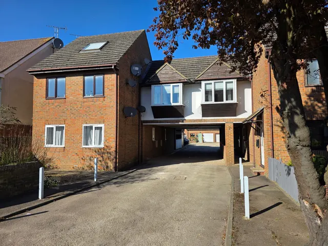 Bicester Road, Aylesbury, photo 1