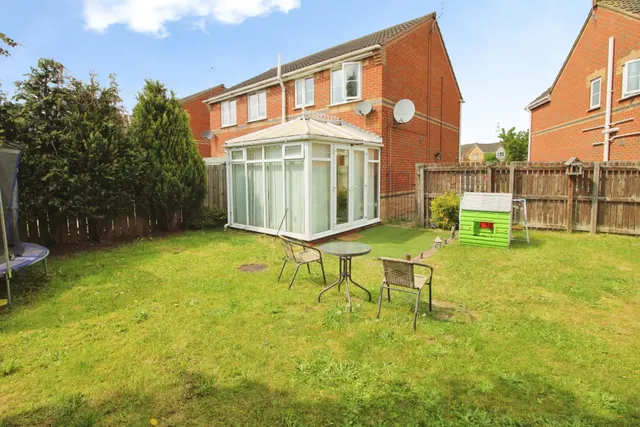 Gloucester Court, Scunthorpe, DN15, photo 2