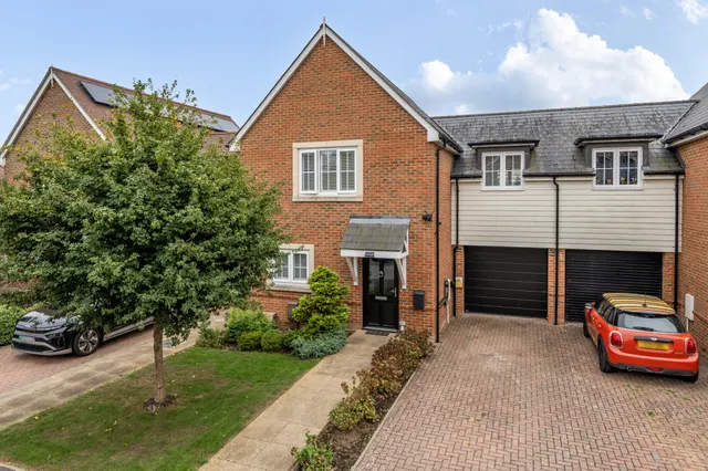 Priors Orchard, Emsworth, PO10, photo 1