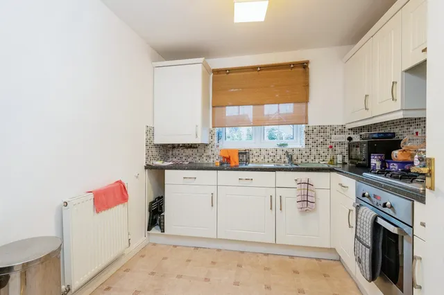 Photo 2 — Wood View, Huddersfield