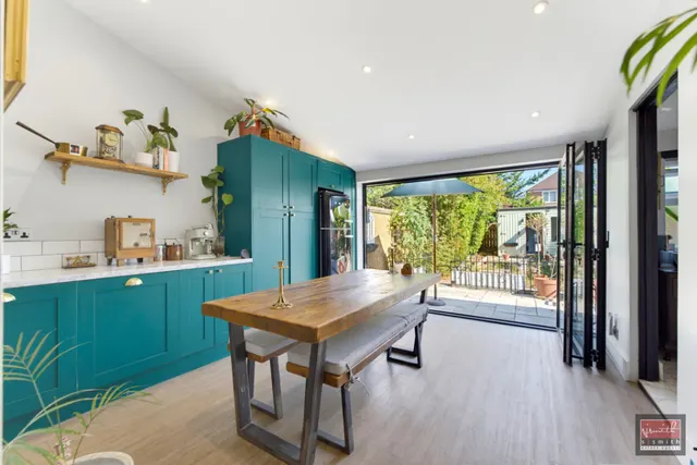 Medlake Road, Egham, TW20, photo 2