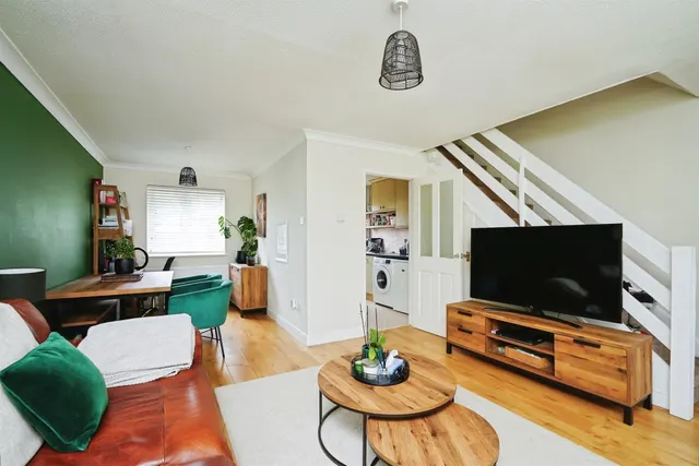 Photo 2 — Shannon Road, BICESTER