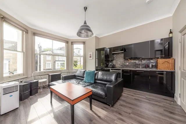 Photo 2 — Flat 7, 13 Adamson Road, London