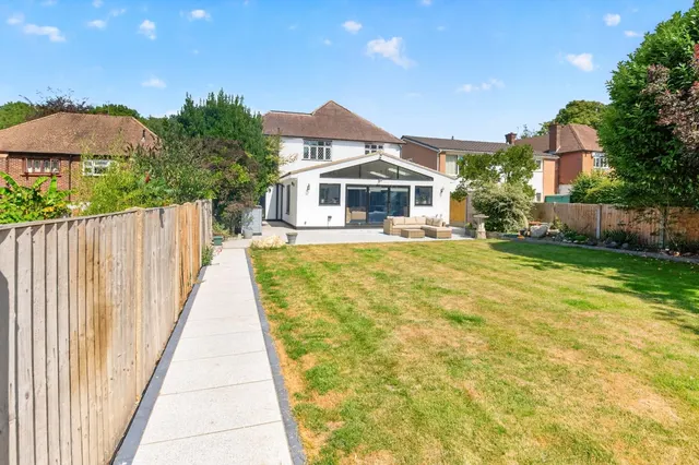 Photo 3 — Woodside, Orpington, BR6