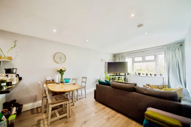 Rowan Drive, Broxbourne, photo 1