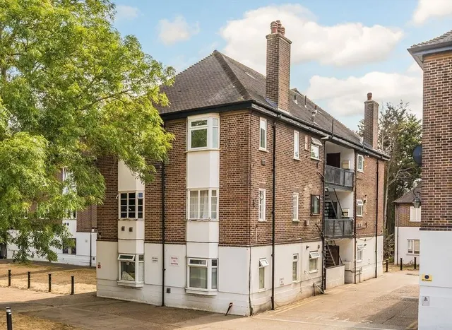 Great West Road, Isleworth, TW7, photo 1