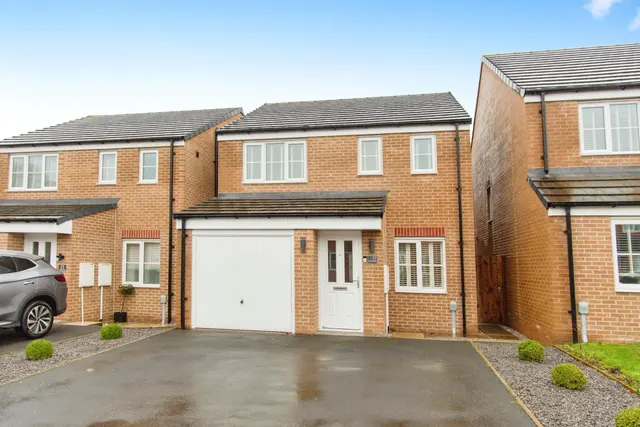 Frobisher Avenue, Castleford, photo 1