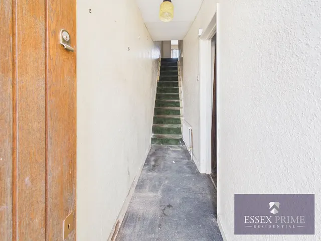 Photo 2 — Elm Lodge Avenue, Reading RG30 2SR