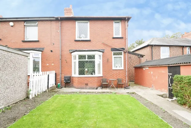 Upper Sheffield Road, Barnsley, S70, photo 1