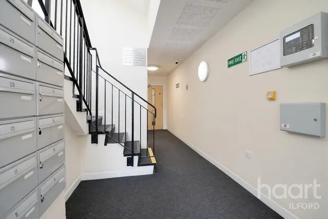 Spring Place, Barking, IG11, photo 2