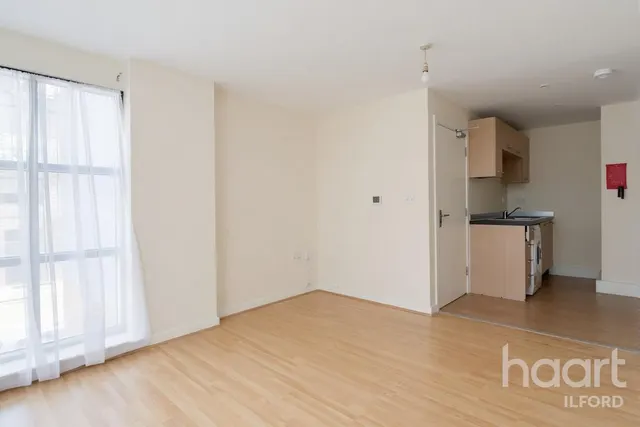 Spring Place, Barking, IG11, photo 3