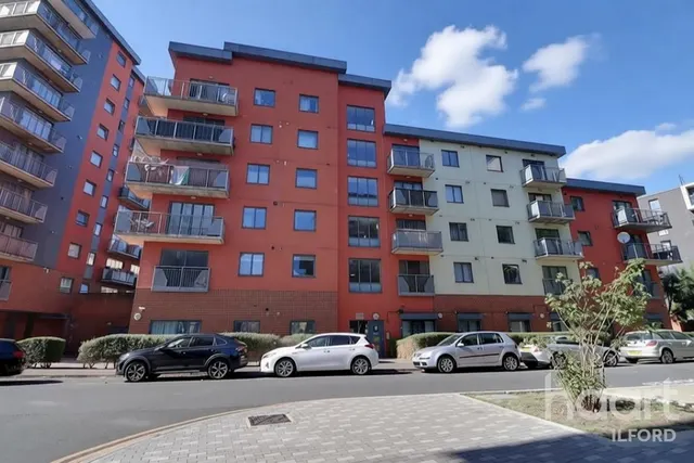 Spring Place, Barking, IG11, photo 1