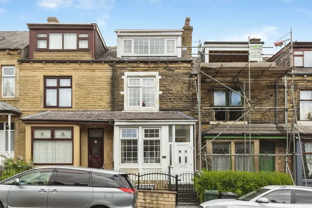 Duckworth Grove, Bradford, photo 1
