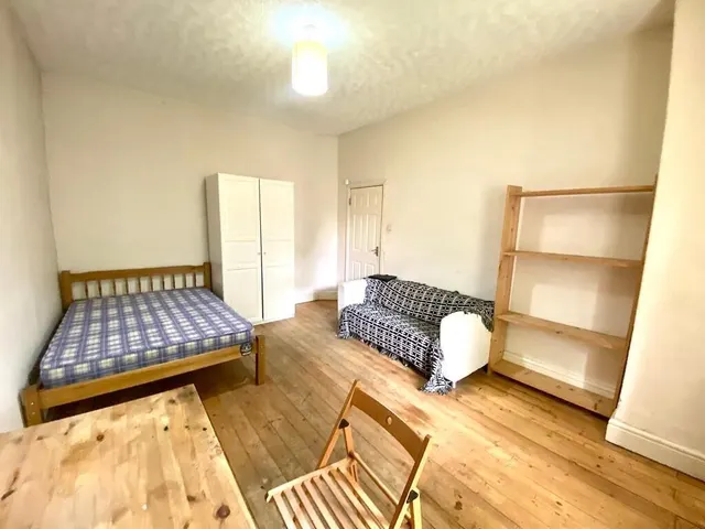 Blair Road, Whalley Range, M16, photo 2