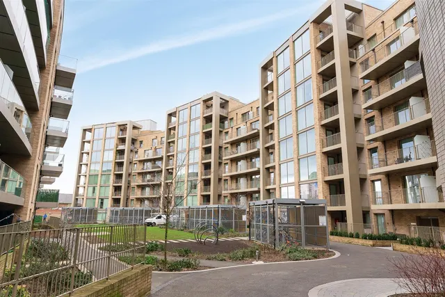 Garnet Place, West Drayton, UB7, photo 1