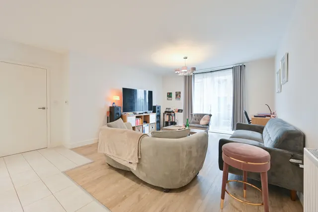 Photo 3 — Flat 13, Wallace House, Gayton Road, Harrow
