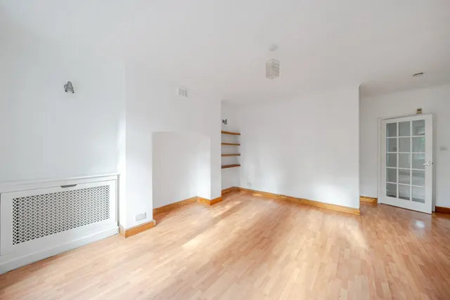 Hornsey Lane, Highgate, London, N6, photo 1