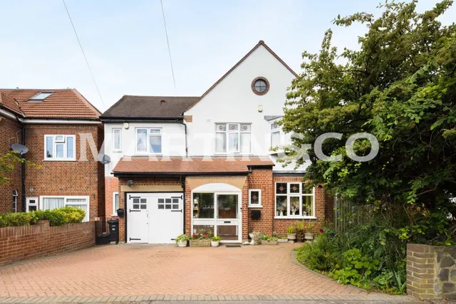Ellesmere Close, Wanstead, photo 1