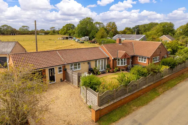 Main Street, Aunsby, NG34, photo 1