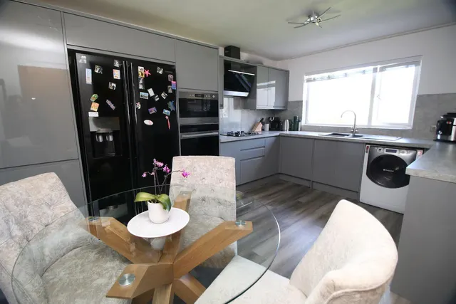 Photo 2 — Lime Crescent, Cumbernauld, G67 3PQ