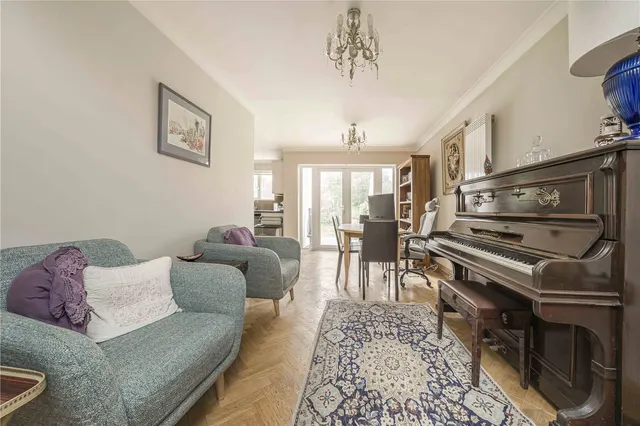 Hardwicke Avenue, Hounslow, TW5, photo 2
