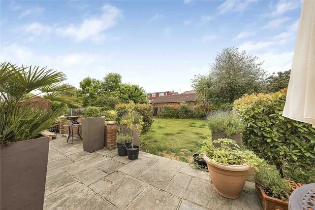 Hardwicke Avenue, Hounslow, TW5, photo 3