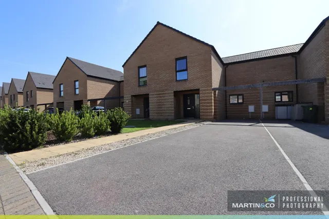 Willowbrook Street, St Mellons, photo 1