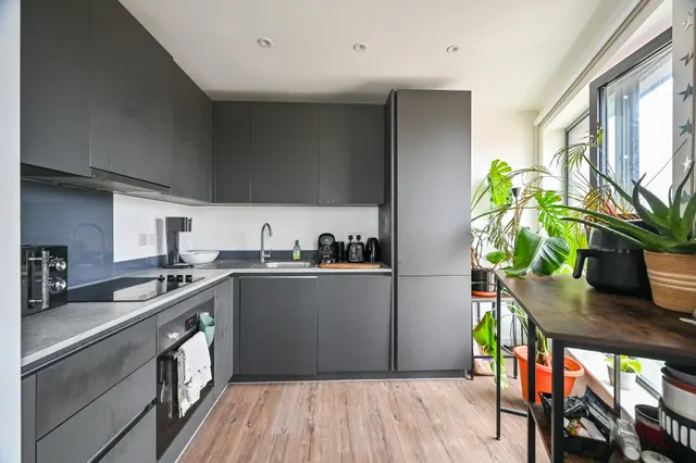 Photo 2 — Flat 605 (25% share), Headwater Point