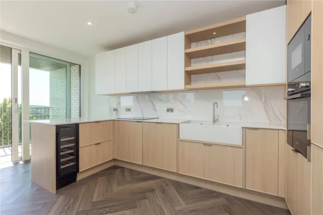 Henshaw Parade, Colindale, NW9, photo 1