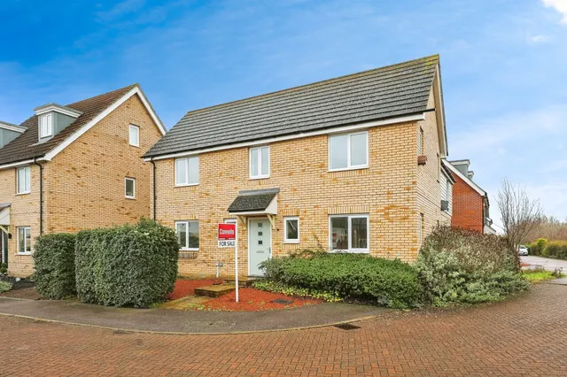Vickers Way, Upper Cambourne, Cambridge, photo 1