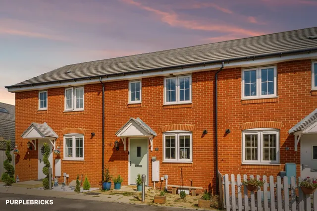 Parrott Grove, Bedford, MK43, photo 1