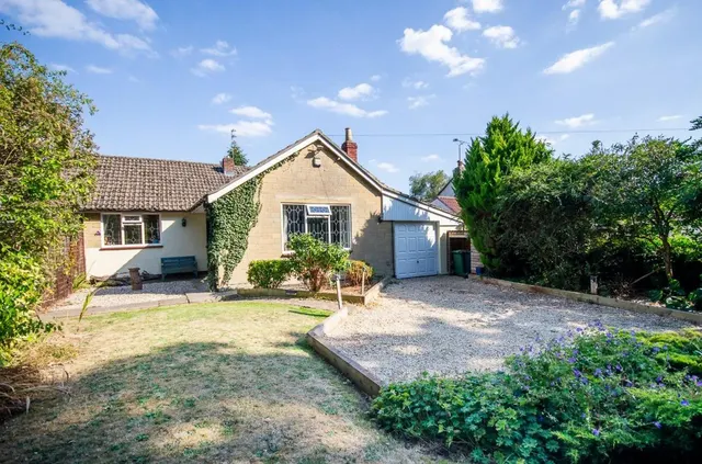Old Gloucester Road, Hambrook, BS16, photo 1