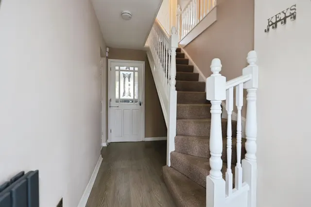 Weston Drive, Bilston, WV14, photo 2