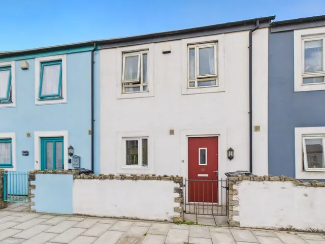 Dolcoath Avenue, Camborne, photo 1