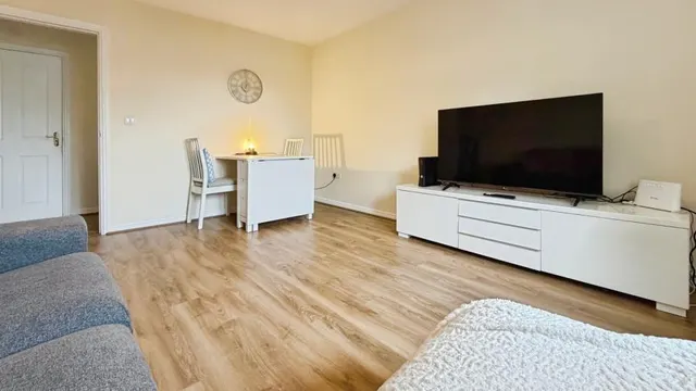 London Road, Newbury, RG14, photo 2