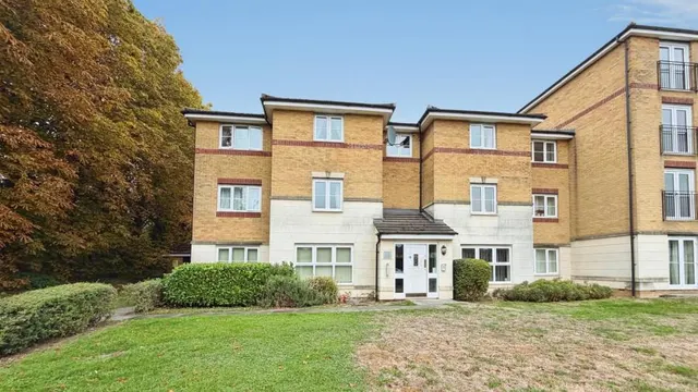 London Road, Newbury, RG14, photo 1