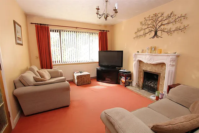 Photo 3 — West Rising, East Hunsbury